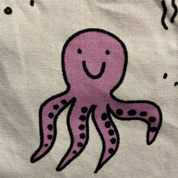 Meet your Posher, Juliana - Picture 1 of 1